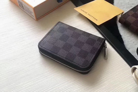 lu wallet-070